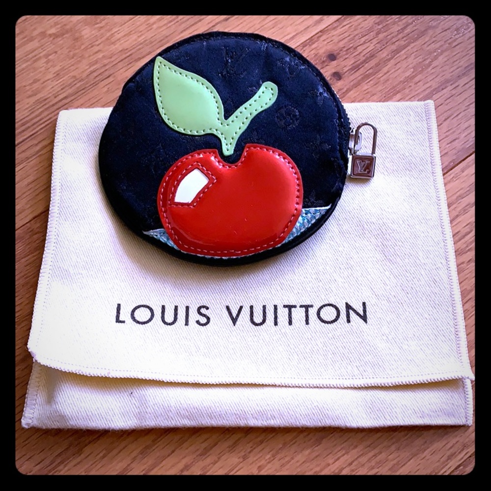 Louis Vuitton conte de fees round coin purse